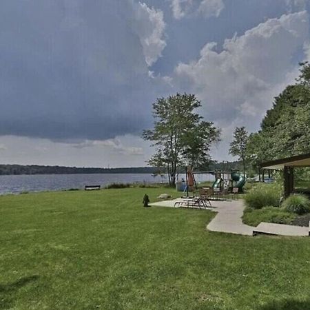 Hideaway - Lakehouse/Spa/Dock/ Pocono Summit エクステリア 写真
