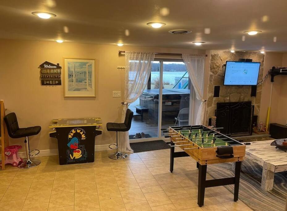 Hideaway - Lakehouse/Spa/Dock/ Pocono Summit エクステリア 写真