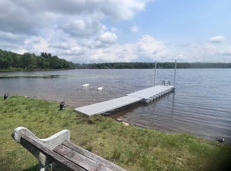 Hideaway - Lakehouse/Spa/Dock/ Pocono Summit エクステリア 写真