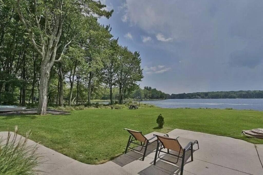 Hideaway - Lakehouse/Spa/Dock/ Pocono Summit エクステリア 写真