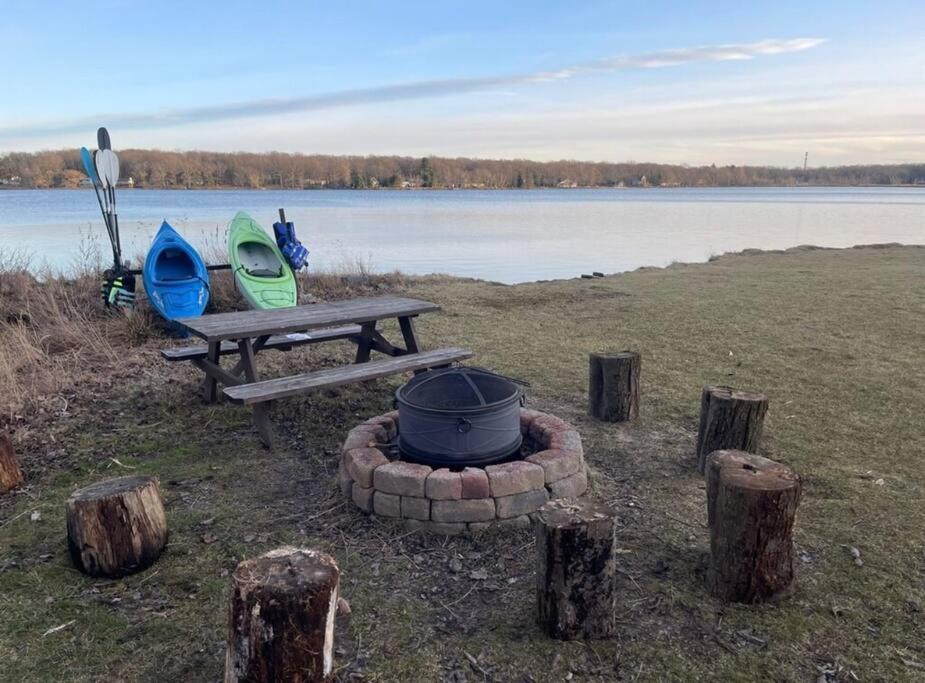 Hideaway - Lakehouse/Spa/Dock/ Pocono Summit エクステリア 写真
