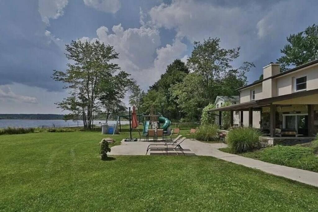 Hideaway - Lakehouse/Spa/Dock/ Pocono Summit エクステリア 写真