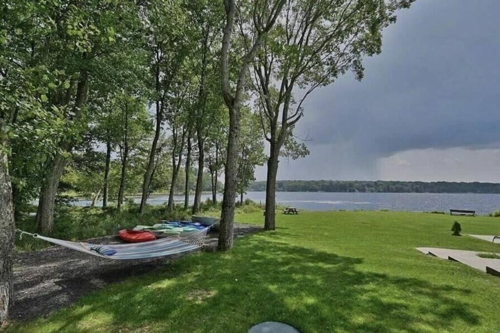 Hideaway - Lakehouse/Spa/Dock/ Pocono Summit エクステリア 写真