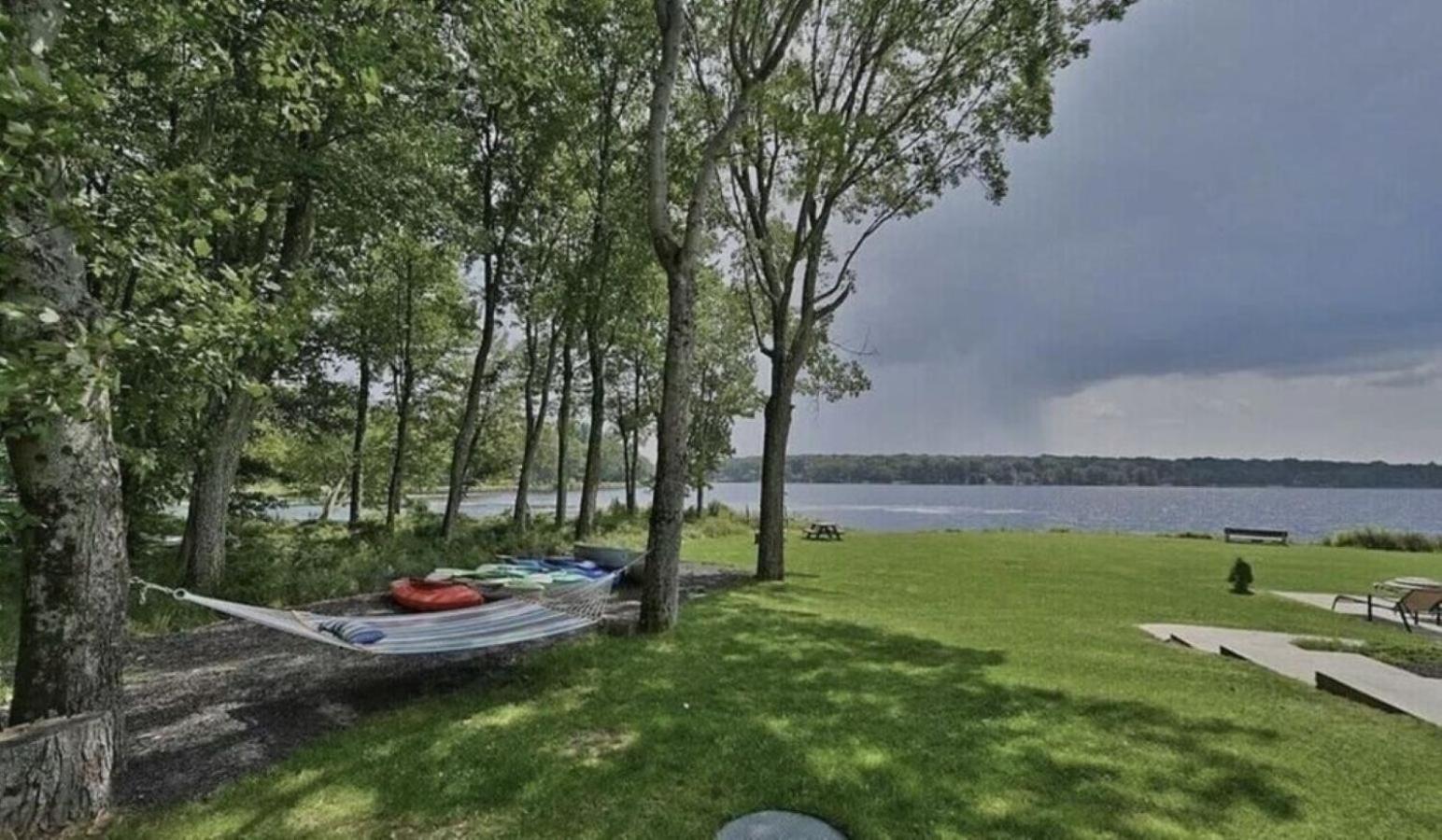 Hideaway - Lakehouse/Spa/Dock/ Pocono Summit エクステリア 写真