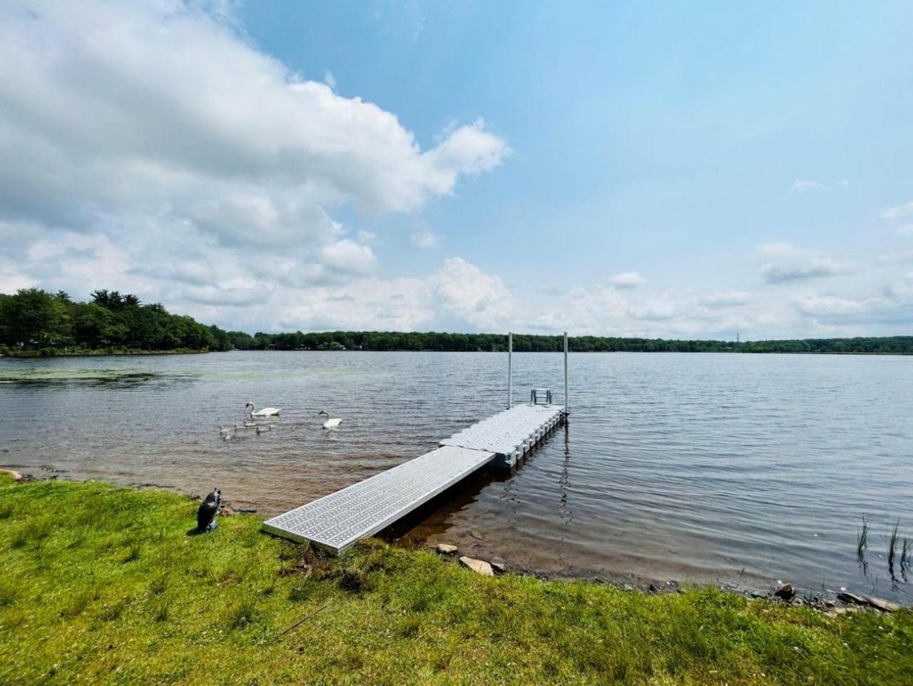 Hideaway - Lakehouse/Spa/Dock/ Pocono Summit エクステリア 写真