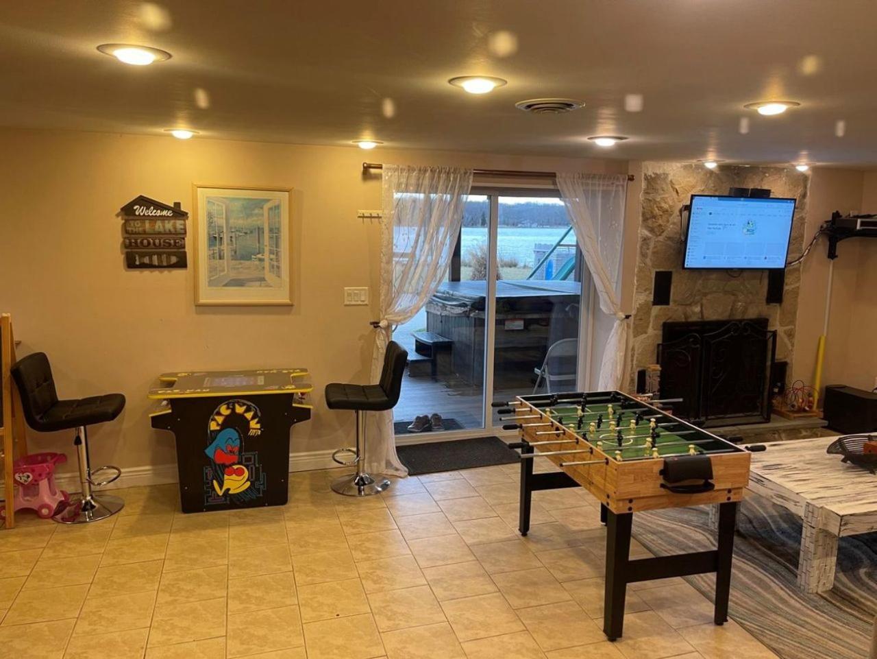 Hideaway - Lakehouse/Spa/Dock/ Pocono Summit エクステリア 写真